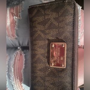 Michael kors wallet